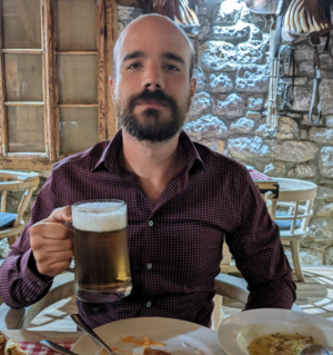 Lute at a restaurant.png